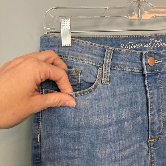UNIVERSAL Thread Mid Rise Skinny Light Wash Jeans Women's Size 4/27L Long Length - Picture 3 of 11